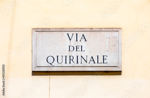 marble plate with Street name via Quirinale- engl: Quirinale street - at the wall in Rome © travelview