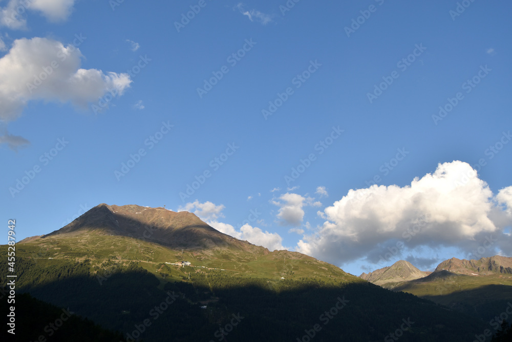 Tiroler Berge und Wolken