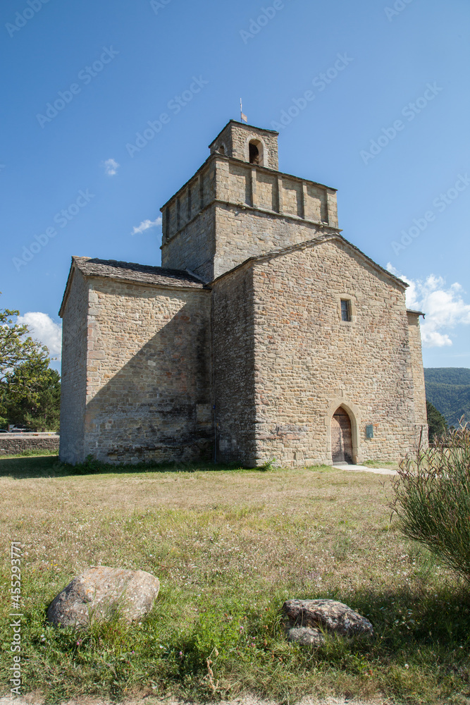 Eglise de Comps (Drôme) au style roman 
