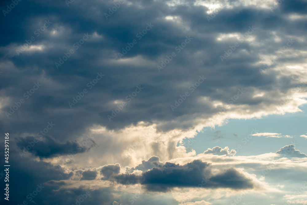 Ciel nuageux d'été Ciel nuageux d'été