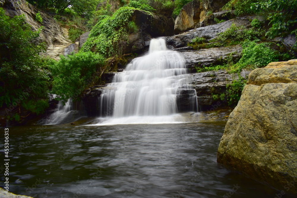 Oothamparai Falls in Bodinayakanur, Tamilnadu Oothamparai Falls in Bodinayakanur, Tamilnadu