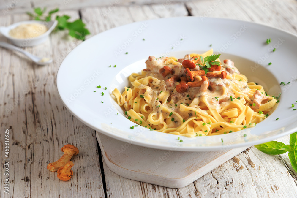 Pasta mit frischen Pfifferlingen