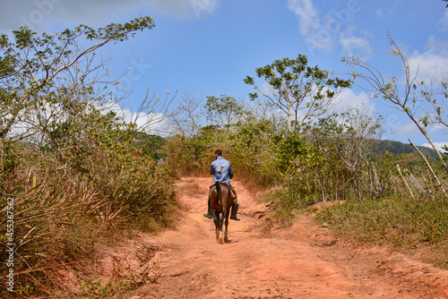 Horse riding in the Viñales Valley, Cuba © raquelm.