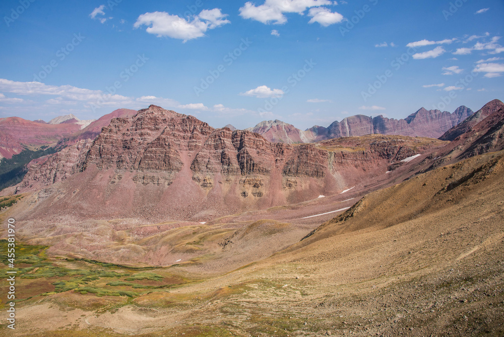 Beautiful alpine scenery on the Maroon Bells Loop, Aspen, Colorado, USA