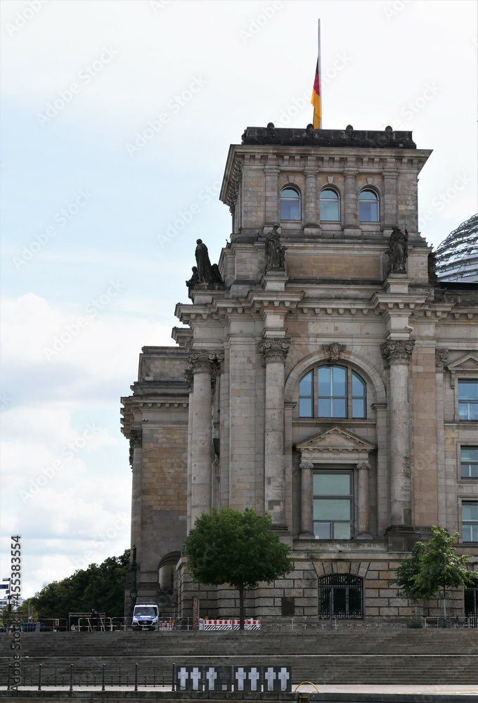 Obraz premium Reichstag von der Seite