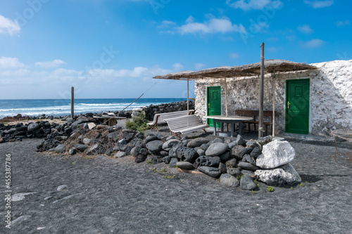 Fischhütte m Strand von El Golfo, Lanzarote photo