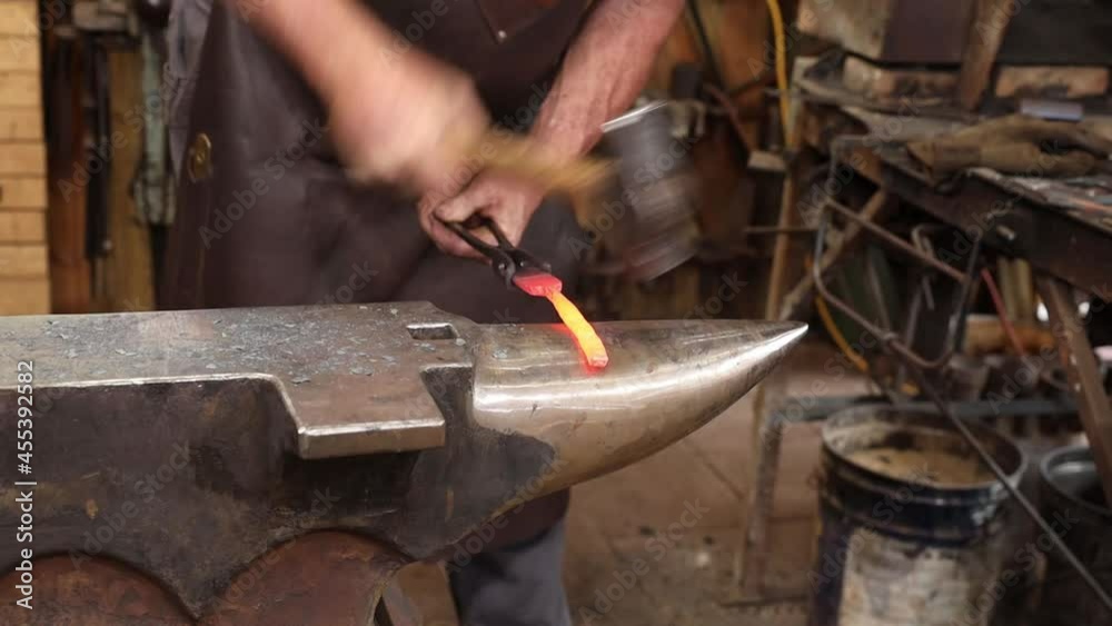blacxksmithing hammer anvil hot iron blacxksmithing hammer anvil hot iron