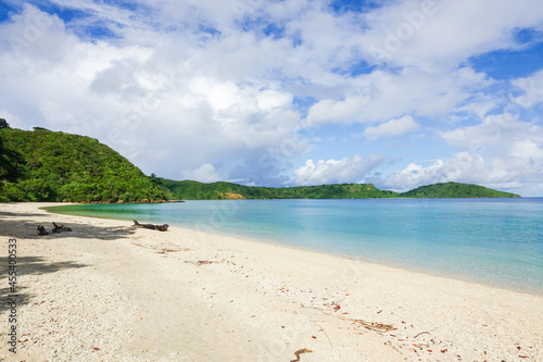 世界自然遺 沖縄県・西表島の秘境ビーチ イダの浜