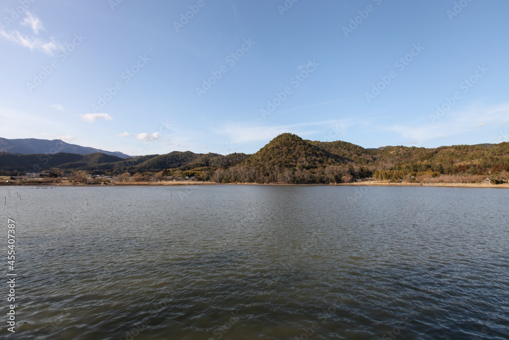 広沢池の湖畔の風景