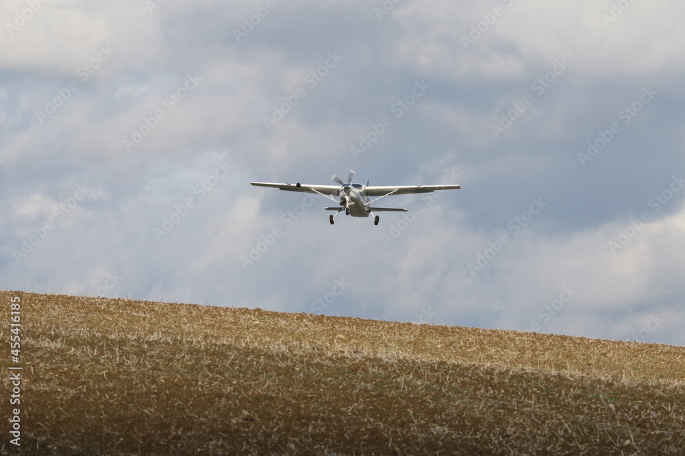 kleines Propellerflugzeug kleines Propellerflugzeug