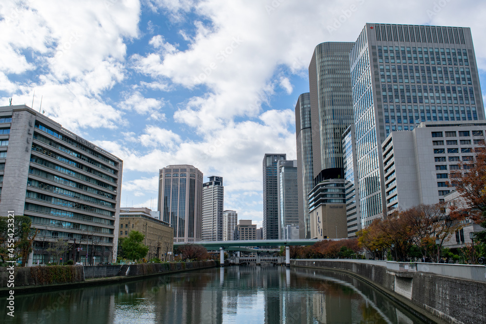 秋の都市景観