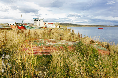 barca varada, Puerto Natales, Región de Magallanes , Antártica Chilena, Patagonia, República de Chile,América del Sur photo