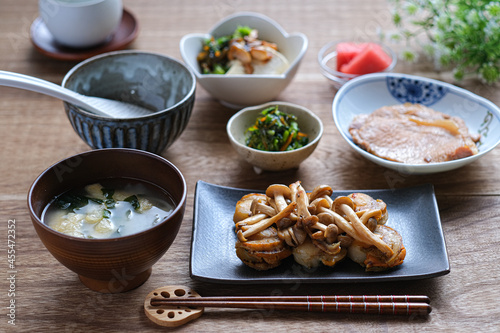 和食の食卓風景 photo