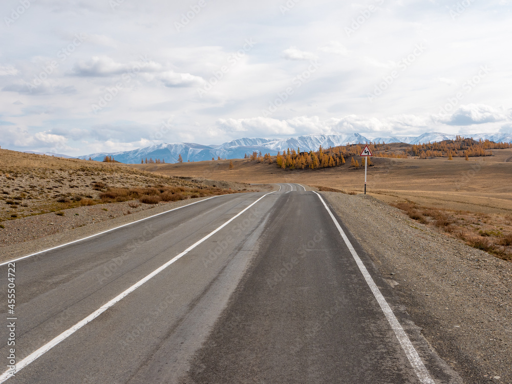Chuysky tract is the most picturesque road in Russia. Altai mountains. Severo-Chuysky Ridge, Altai Republic, Russia Chuysky tract is the most picturesque road in Russia. Altai mountains. Severo-Chuysky Ridge, Altai Republic, Russia