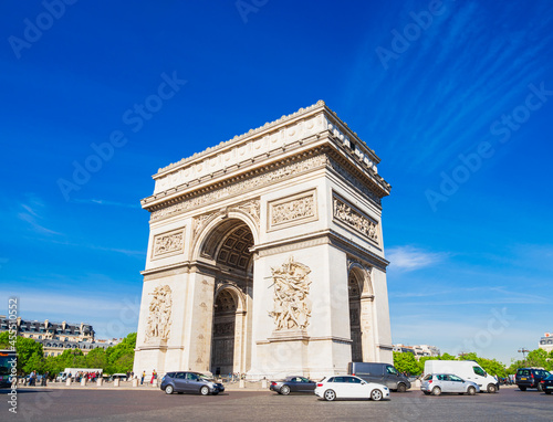 パリ　凱旋門 © oben901