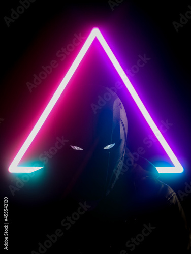 Foto Dark Neon Anti Hero With Retro Reflective Piercing Eyes