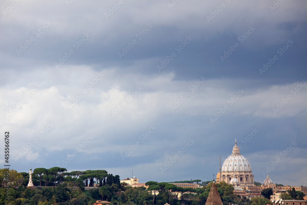 Fototapeta premium Dome of St. Peter's Basilica, Rome, Italy