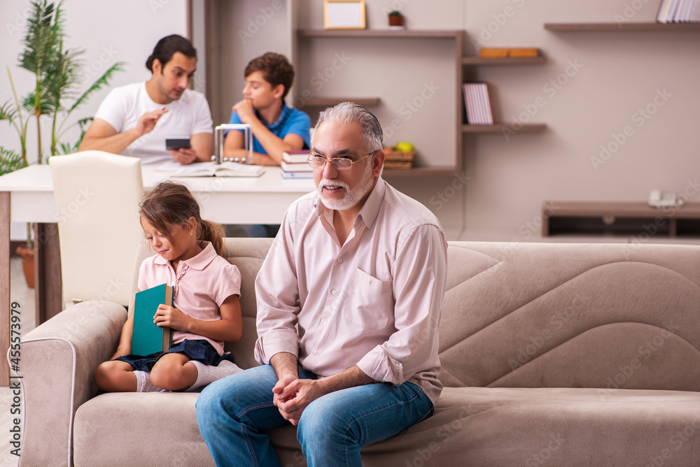 Three generations at home during pandemic