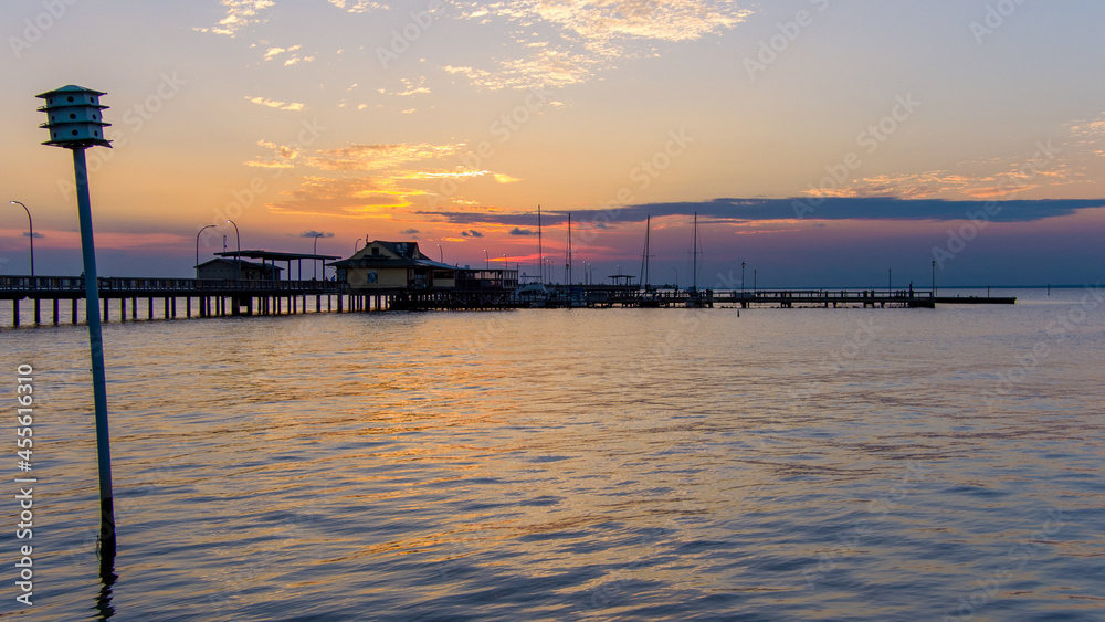 Obraz premium Sunset at the Fairhope pier
