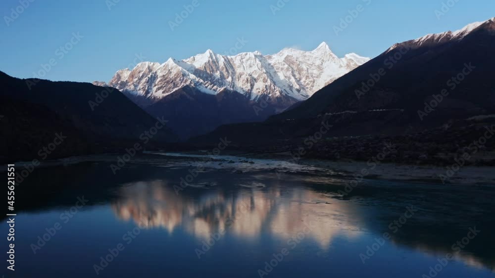 Snowy Mountains of Nanjabawa Peak in Xizang Snowy Mountains of Nanjabawa Peak in Xizang