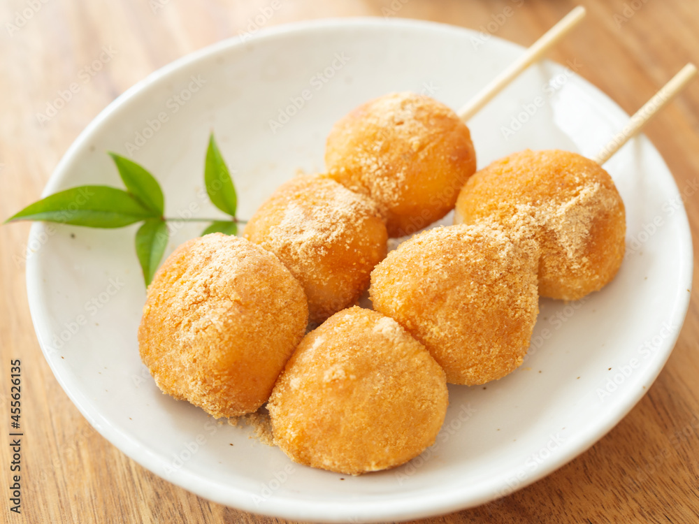 きな粉の串団子 きな粉の串団子