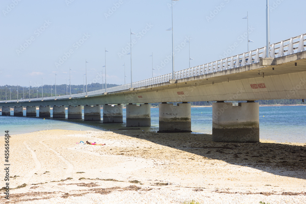 Long bridge linking an island to the mainland Long bridge linking an island to the mainland