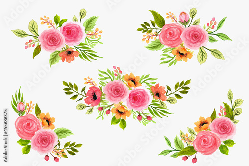 beautiful watercolor floral arrangement © Nadina
