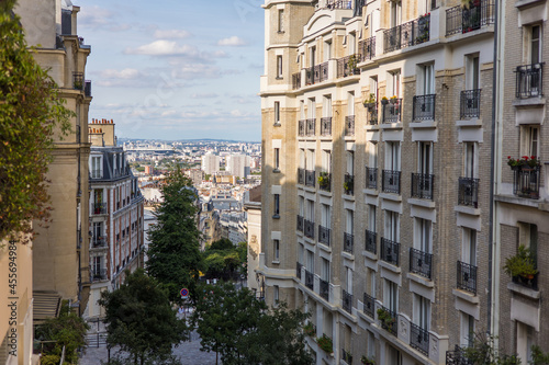 Vue sur Paris depuis la butte Montmartre (France)