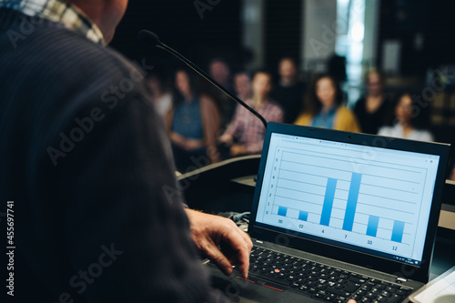 Fotografía Business laptop at podium in seminar