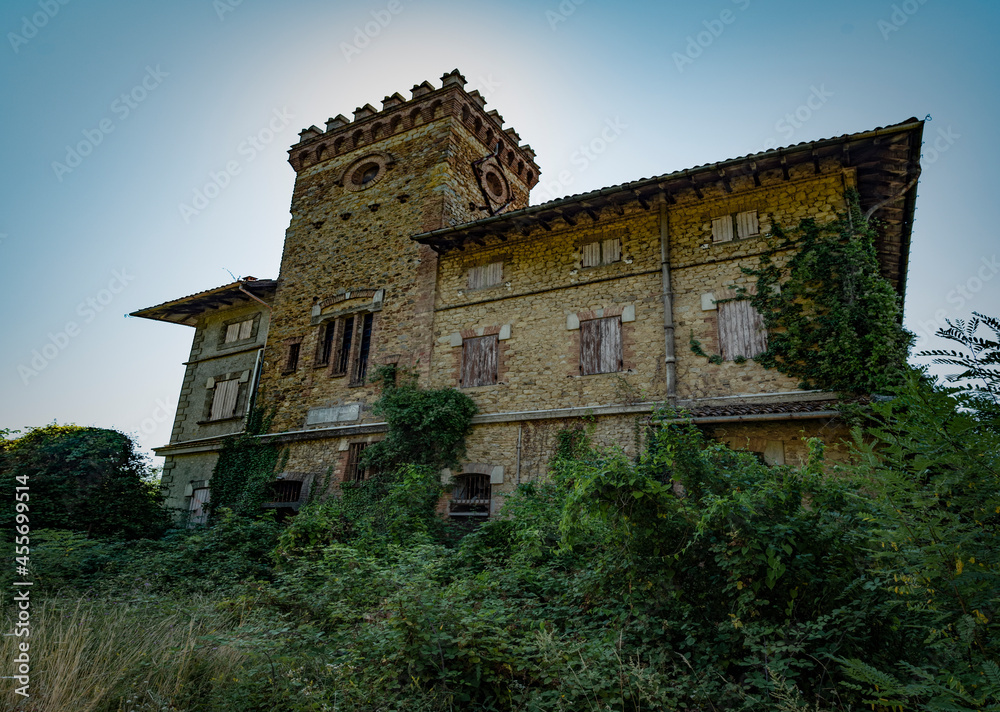 Il castello di Medelana in Appennino bolognese