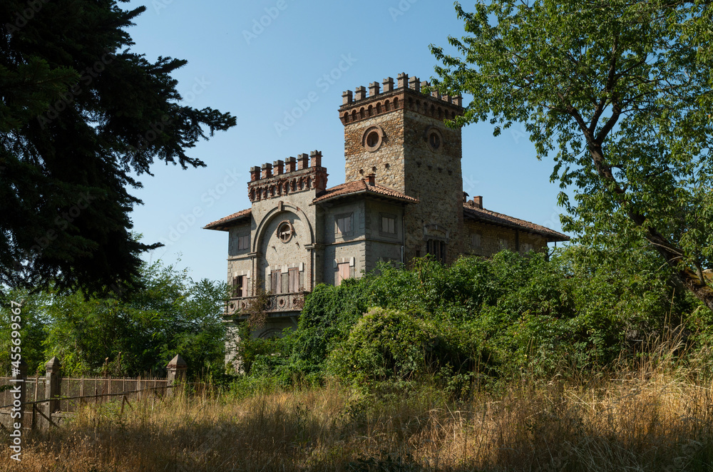 Il castello di Medelana in Appennino bolognese