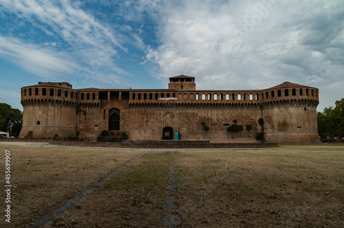 La rocca di Imola vista davanti