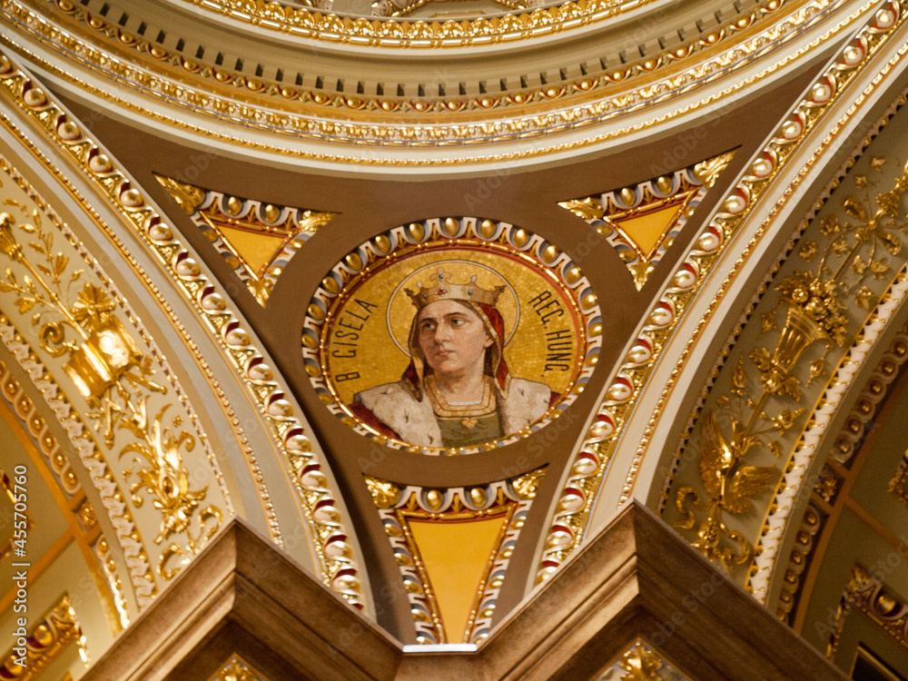 Obraz premium St. Stephen's Basilica interior, Budapest