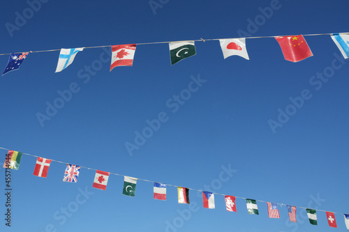 青空に万国旗