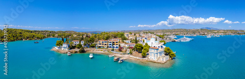 Foto View of the picturesque coastal town of Porto Heli, Peloponnese, Greece