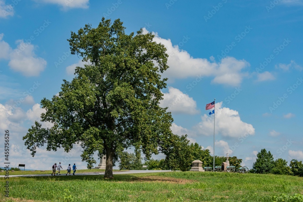 Fototapeta premium Barlows Knoll on a Hot Summer Day, Gettysburg National Military Park, Pennsylvania, USA