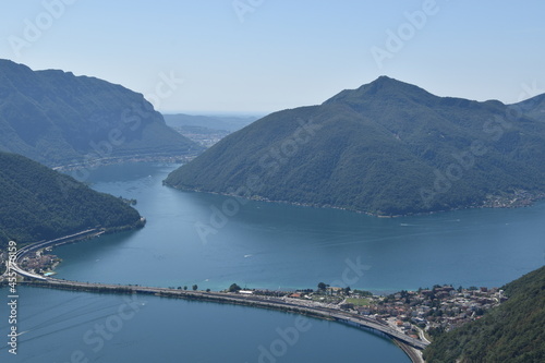 Lac de Lugano en Suisse