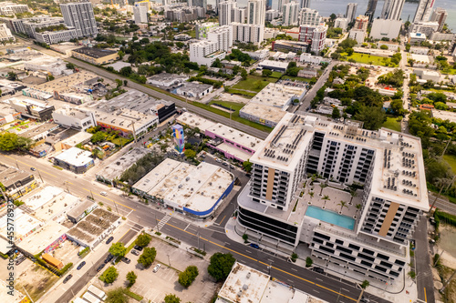 Aerial photo Wynwood Square Miami FL apartments