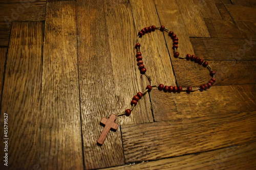 Koronka do Krwi Jezusa ułożona w kształcie serca