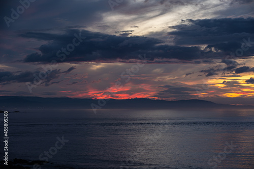 Evolution of the storm on the Cantabrian coast until the spectacular multicolored sunset!