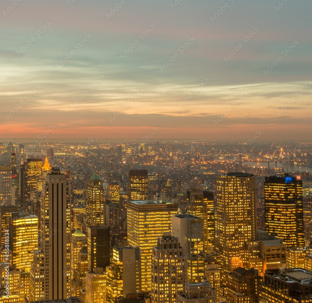 Naklejka premium View of New York Manhattan during sunset hours