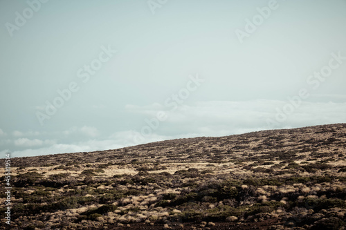 Paisaje vacío y sin personas de montaña