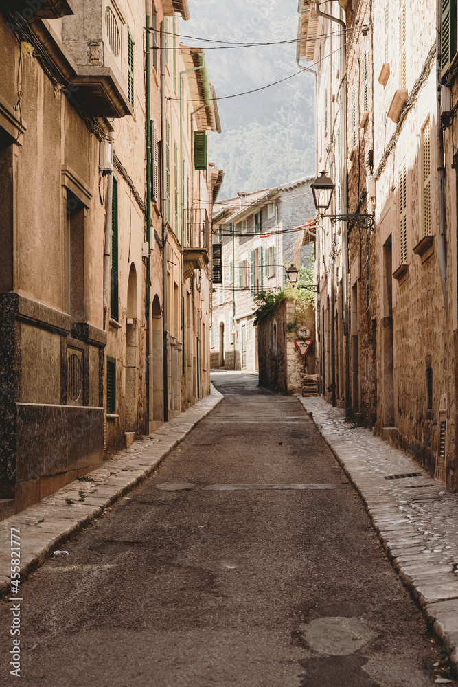 Beautiful Mediterranean street - Soller, Mallorca Beautiful Mediterranean street - Soller, Mallorca