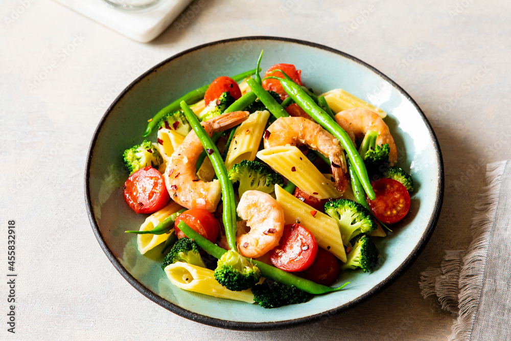 Shrimp vegetable broccoli pasta dish