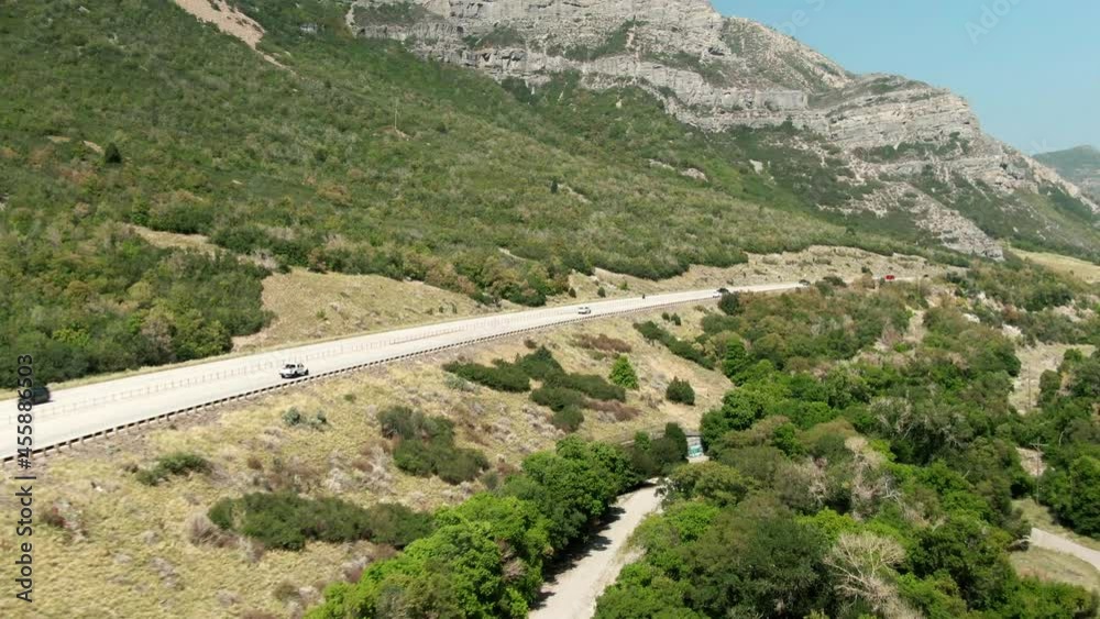 AERIAL FORWARD DOLLY ZOOM EFFECT AT PROVO´S CANYON ROAD AERIAL FORWARD DOLLY ZOOM EFFECT AT PROVO´S CANYON ROAD