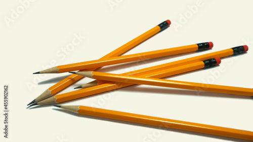 노란 연필 몇자루 yellow pencils photo