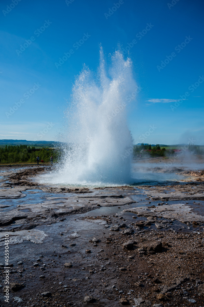 Geysir en Islandia durante verano