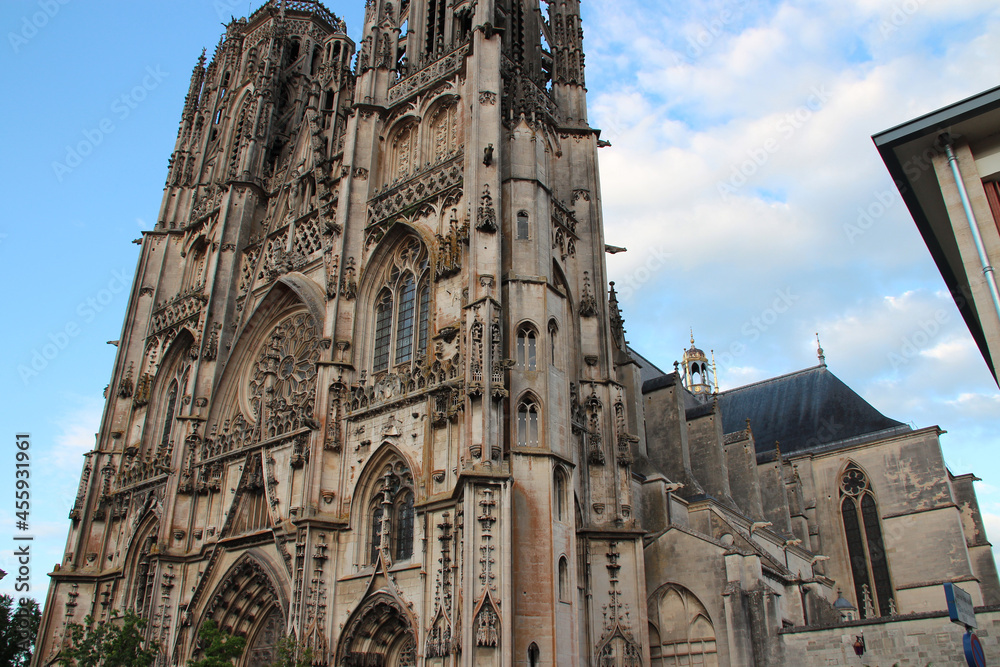 Fototapeta premium saint-etienne cathedral in toul in lorraine (france)