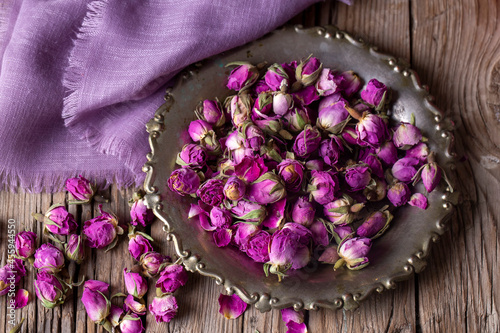 Dry pink roses, small rose