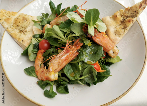 Delicious fresh salad with prawns